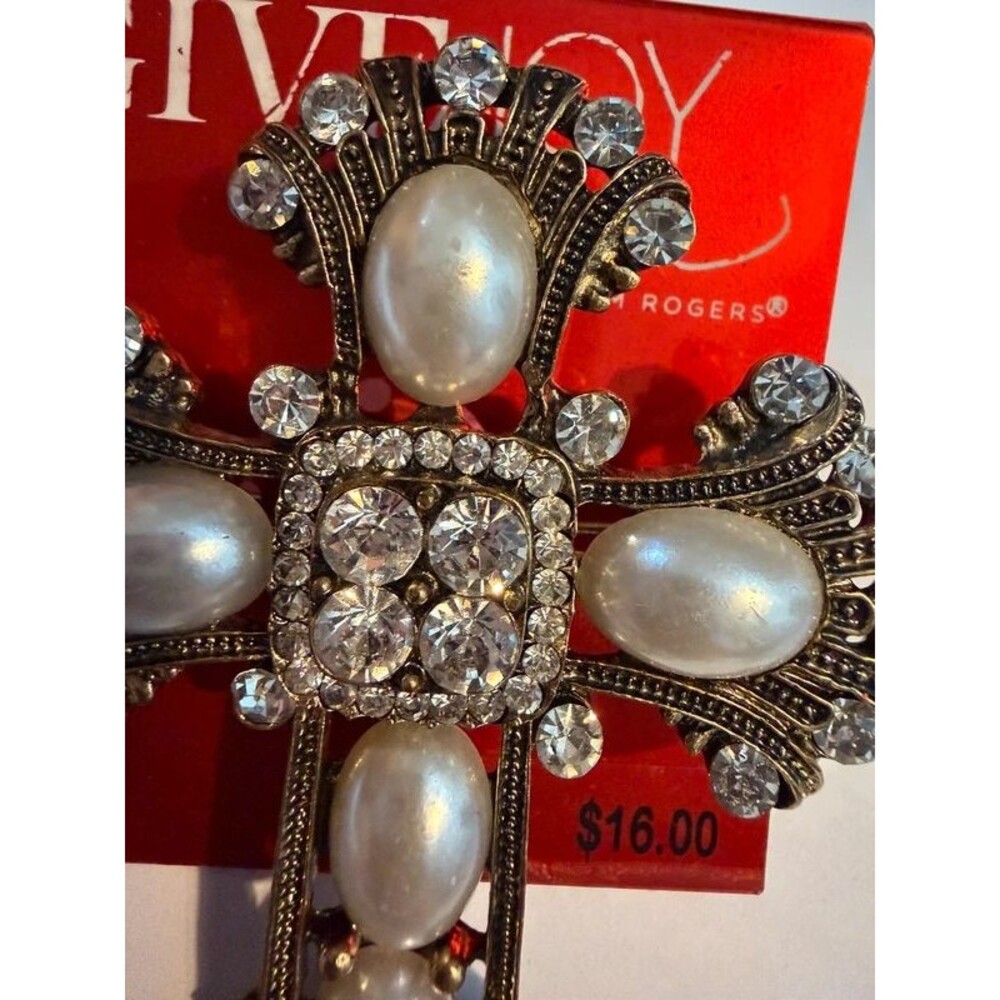 Cross Rhinestone Brooch - Picture 6 of 6